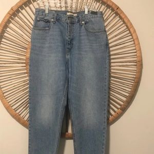 Levi’s mom jeans